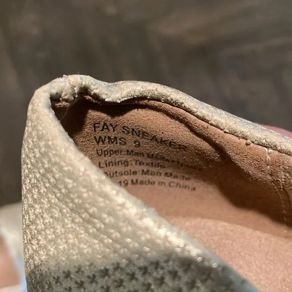 SZ 9 KENNETH COLE GOLD & WHITE TEXTILE FAY SNEAKER - Picture 5 of 6